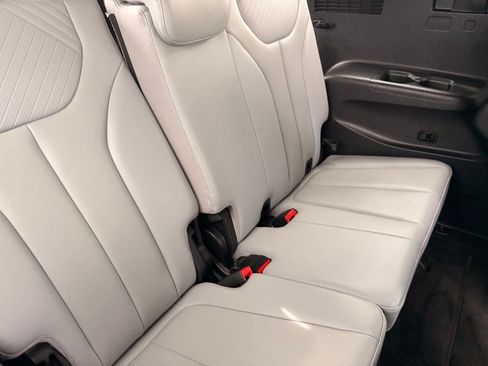 Used 2025 Hyundai Palisade SEL FWD image 15
