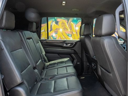 Used 2021 Chevrolet Suburban LT RWD image 30