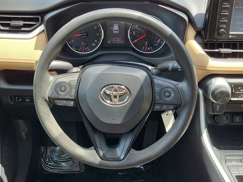 Used 2022 Toyota RAV4 LE FWD image 21