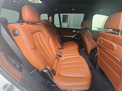 Used 2025 BMW ALPINA XB7 AWD/4WD image 19