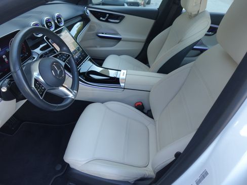 Used 2022 Mercedes-Benz C 300 4MATIC Sedan image 9