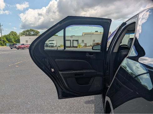 Used 2007 Cadillac STS w/ Wood Trim Package RWD image 11