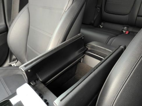 Used 2023 Mercedes-Benz C 300 Sedan image 47