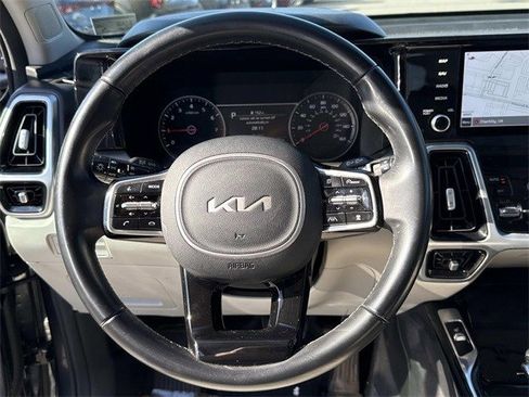 Used 2022 Kia Sorento SX image 19
