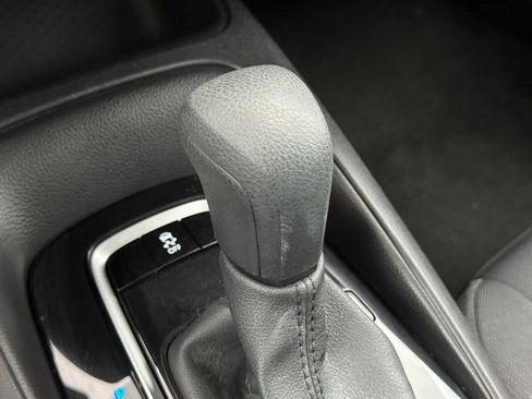 Used 2025 Toyota Corolla LE FWD image 19
