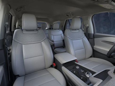 New 2025 Ford Explorer Active w/ Active Comfort Package image 10