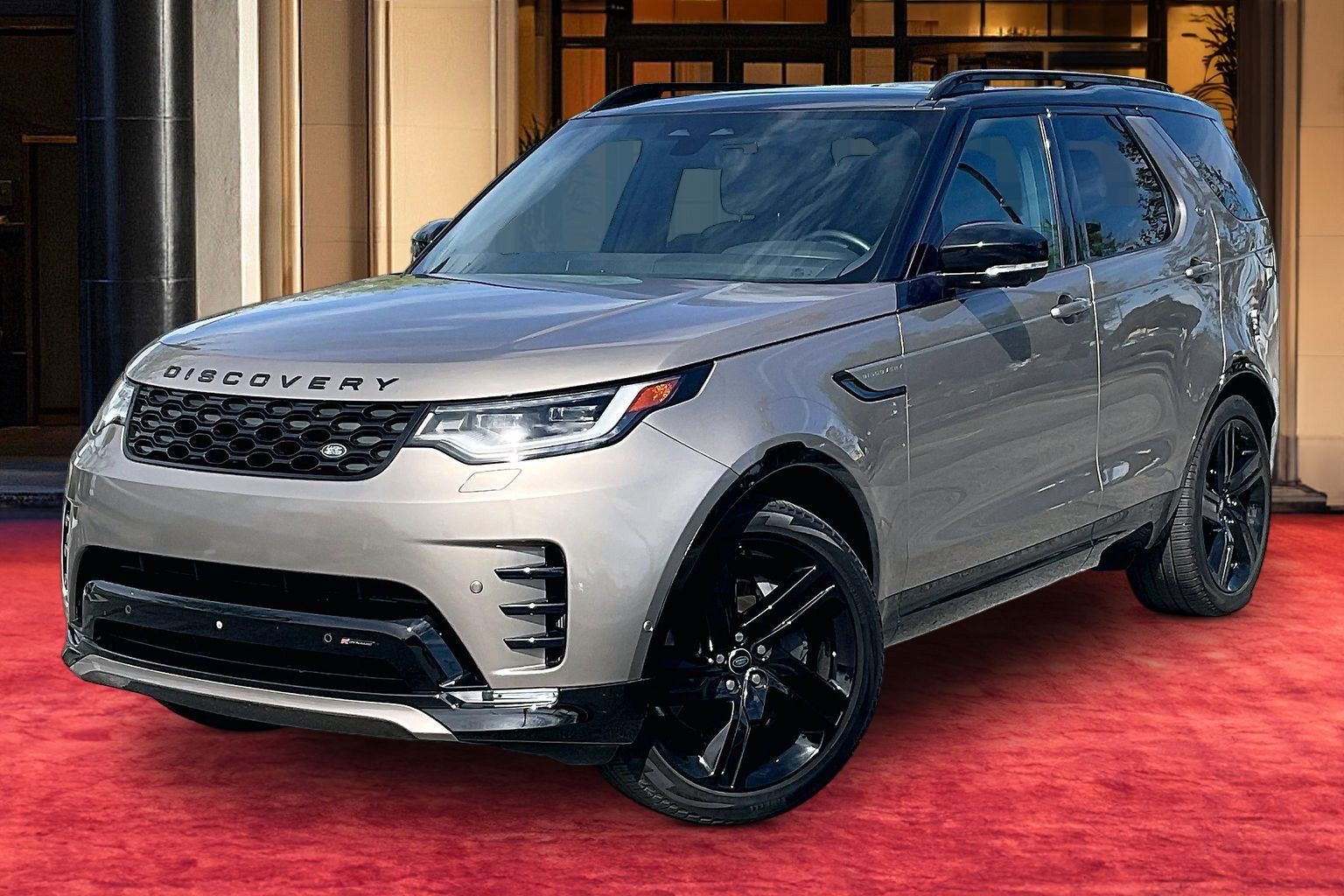 Used 2023 Land Rover Discovery HSE R-Dynamic AWD/4WD image 1