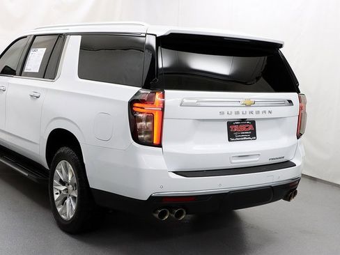Used 2023 Chevrolet Suburban Premier image 7
