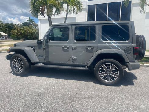 Used 2023 Jeep Wrangler Unlimited Sahara AWD/4WD image 24