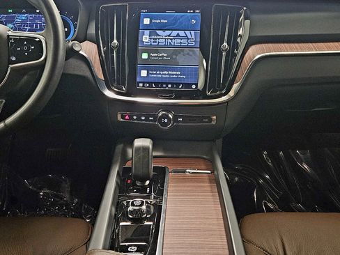 Used 2023 Volvo V60 B5 Cross Country Plus w/ Protection Package Premier image 14