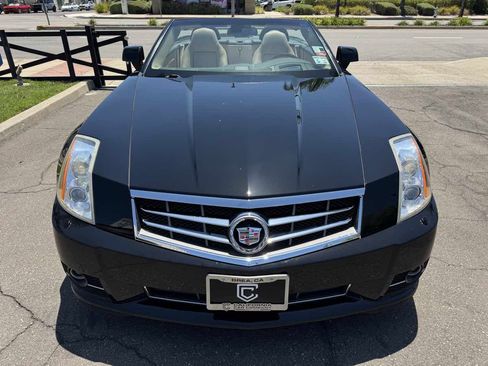 Used 2009 Cadillac XLR RWD image 15