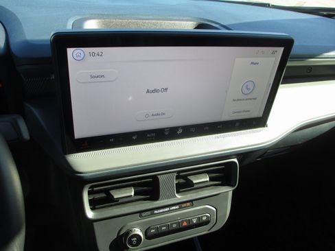 Used 2025 Ford Maverick XLT w/ Equipment Group 301A image 25