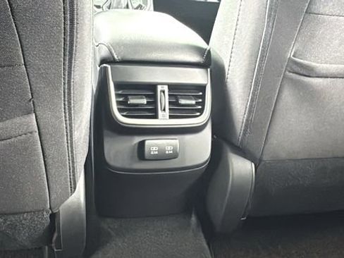 Used 2022 Subaru Outback Premium image 37