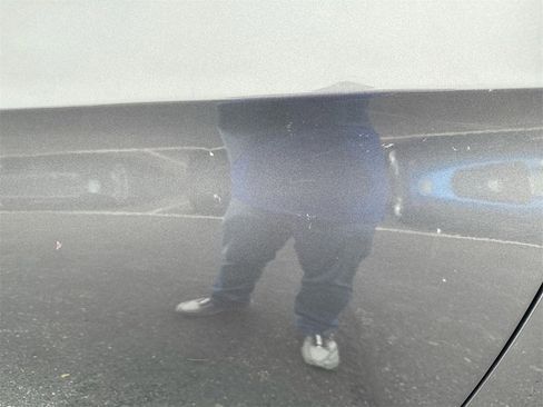 Used 2017 Chrysler Pacifica Touring-L image 29