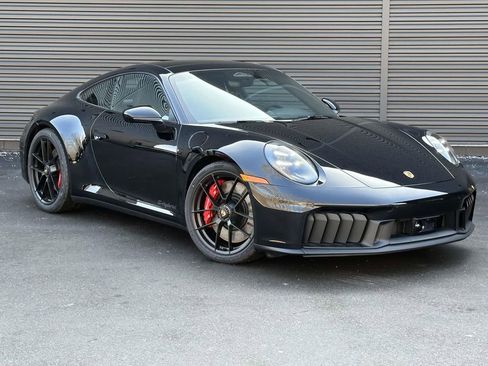 New 2026 Porsche 911 GTS image 7