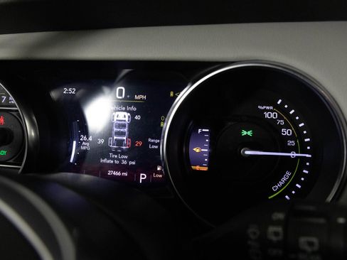 Used 2022 Jeep Wrangler Unlimited Sahara AWD/4WD image 32