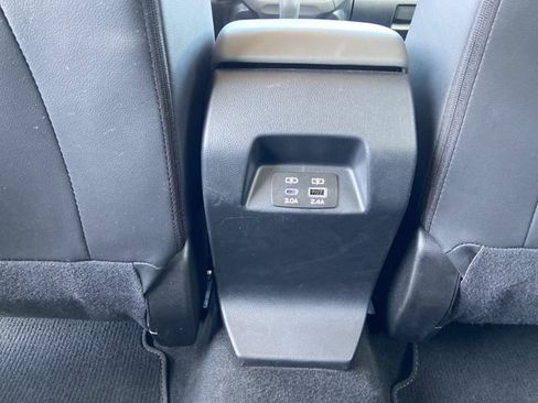 Used 2024 Subaru Crosstrek 2.0i Premium image 47