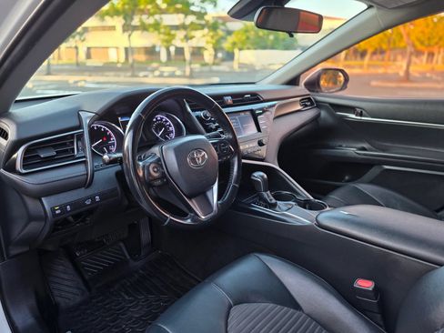 Used 2019 Toyota Camry SE FWD image 16