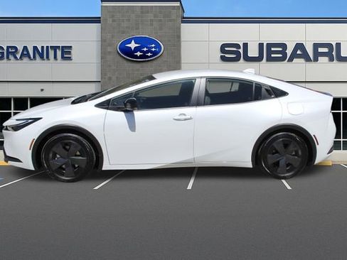 Used 2024 Toyota Prius Prime FWD image 12