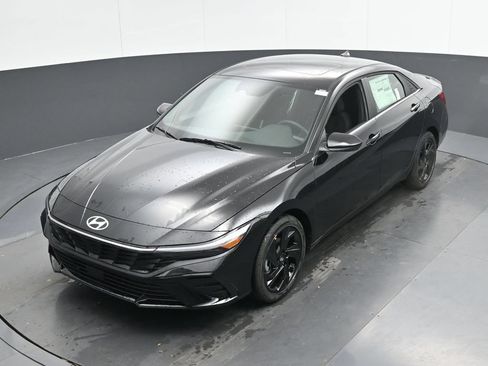 Used 2026 Hyundai Elantra SEL Sport Premium FWD image 42