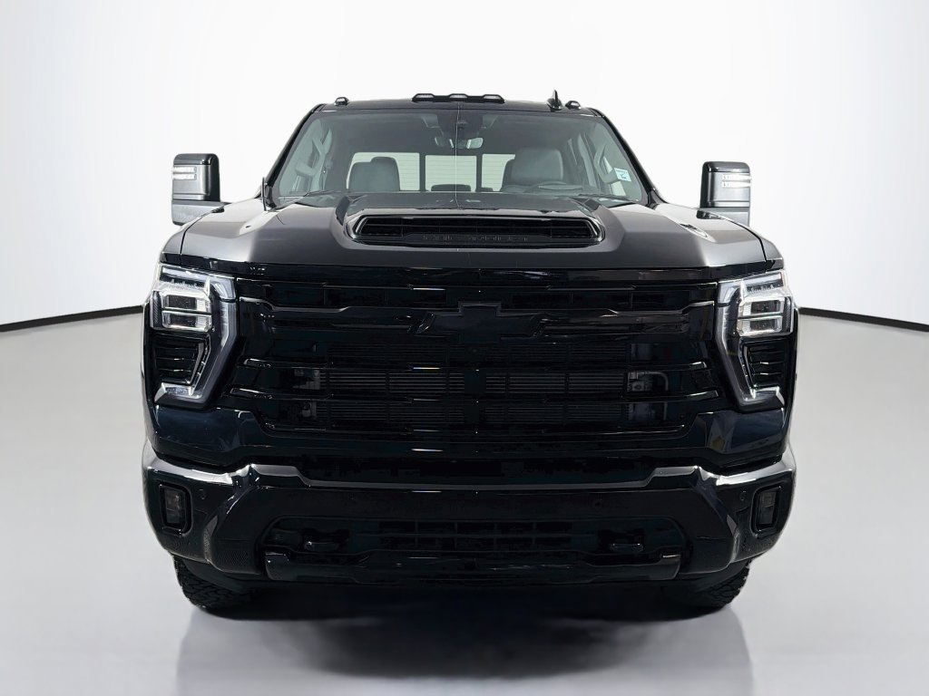 Used 2025 Chevrolet Silverado 3500 LTZ w/ LTZ Plus Package AWD/4WD image 2