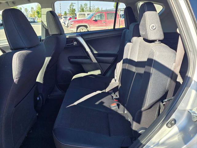 Used 2018 Toyota RAV4 XLE FWD image 16