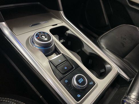 Used 2021 Ford Explorer XLT w/ Equipment Group 202A image 26