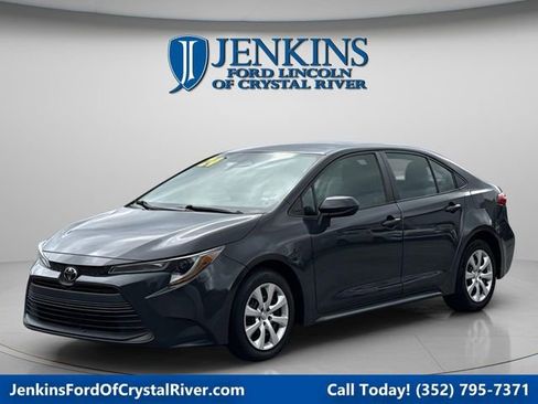 Used 2024 Toyota Corolla LE FWD image 1