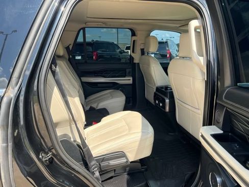 Used 2018 Ford Expedition Platinum RWD image 21