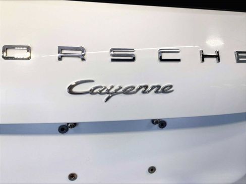 Used 2017 Porsche Cayenne Platinum Edition AWD/4WD image 35