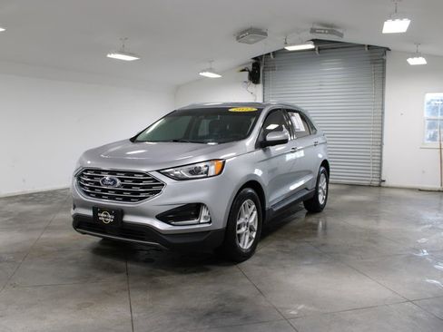 Used 2022 Ford Edge SEL w/ Convenience Package image 4
