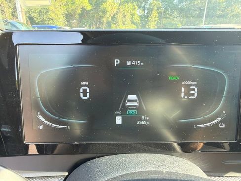 Certified 2025 Kia Sportage LX AWD/4WD image 11
