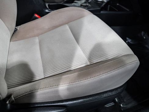 Used 2015 Toyota RAV4 XLE image 30