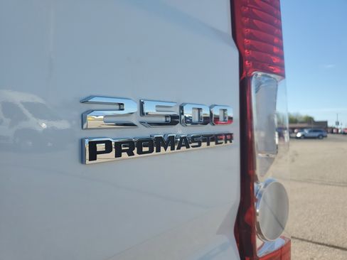 Used 2025 RAM ProMaster 2500 w/ Convenience Group image 28