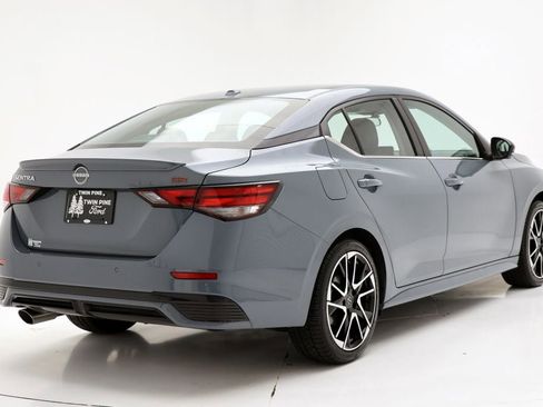 Used 2024 Nissan Sentra SR w/ SR Premium Package image 9