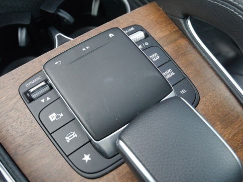 Used 2021 Mercedes-Benz GLE 450 4MATIC image 30