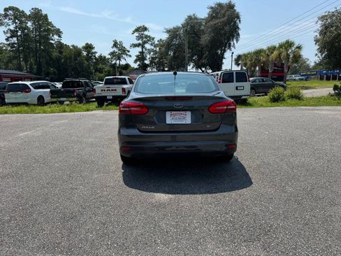 Used 2017 Ford Focus SE FWD image 31