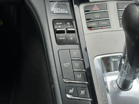 Used 2014 Porsche Panamera S image 33