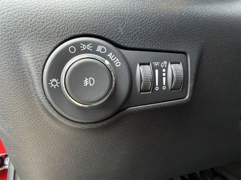 New 2026 Jeep Compass Latitude image 18