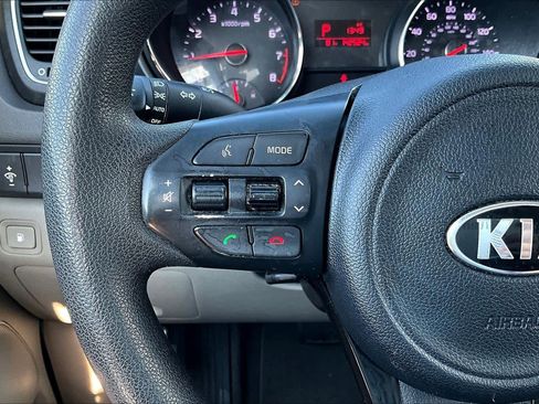 Used 2016 Kia Sedona LX w/ Option Group 020 image 19