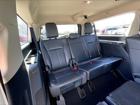 Used 2024 Ford Expedition Max XLT AWD/4WD image 25