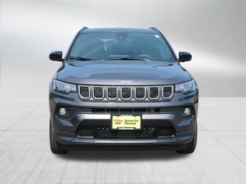 Used 2023 Jeep Compass Latitude AWD/4WD image 2