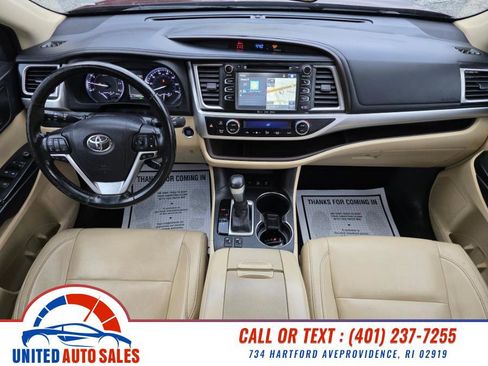 Used 2017 Toyota Highlander XLE image 13