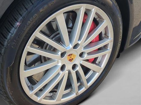 Used 2017 Porsche Panamera Turbo image 9