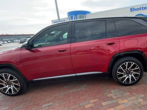 Used 2025 Jeep Wagoneer S Limited AWD/4WD image 7