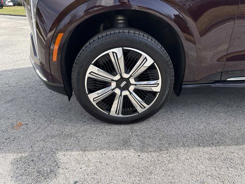 Used 2025 Cadillac Escalade IQ Luxury 2 w/ LPO, Premium Carpet Package image 9