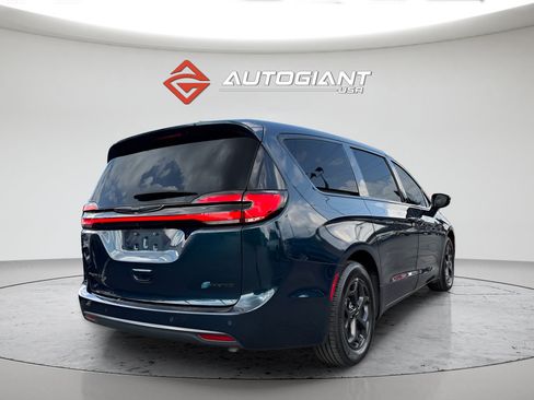 Used 2022 Chrysler Pacifica Touring-L w/ S Appearance Package FWD image 7
