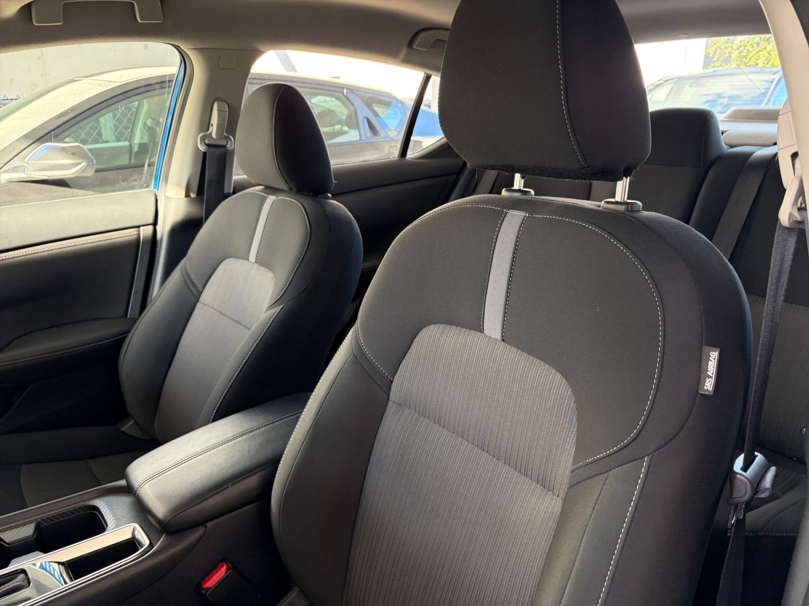 Used 2025 Nissan Sentra SV FWD image 35