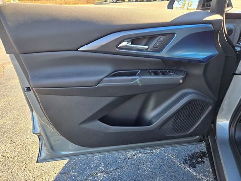 New 2026 Chevrolet Equinox EV LT image 17