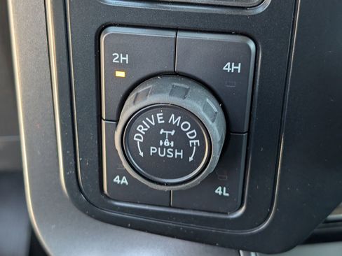 Used 2025 Ford F150 Lariat w/ Equipment Group 502A High image 20